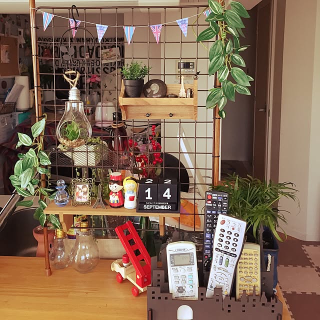 reiの霜月紅葉-MedianField 【 観葉植物 アイビー 1本 】 壁掛け インテリア アンティーク 雑貨 造花 人工 フェイク 壁掛 グリーン 緑 植物 吊り (1本)の家具・インテリア写真