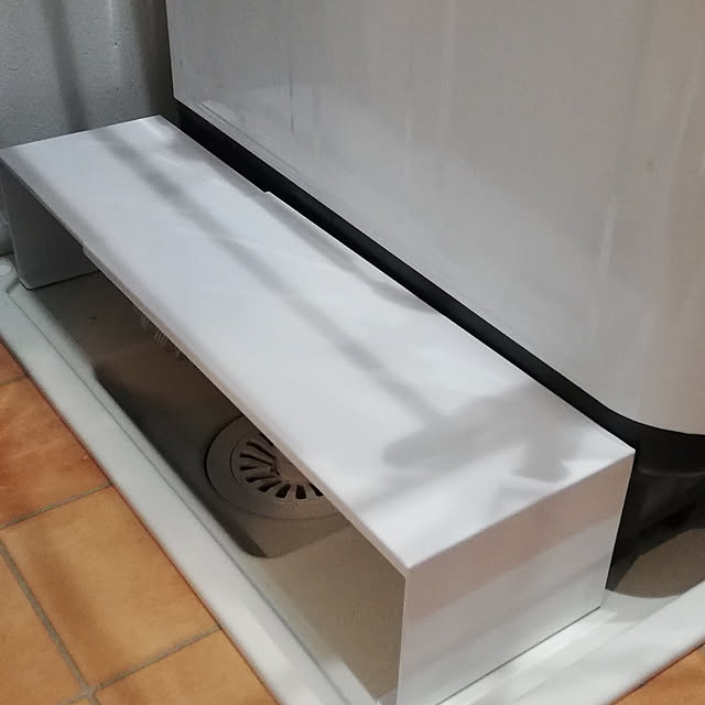 chibimanaの山崎実業-【正規販売店】tower 伸縮洗濯機排水口上ラック タワー 山崎実業 4338 4339 TF-32231の家具・インテリア写真