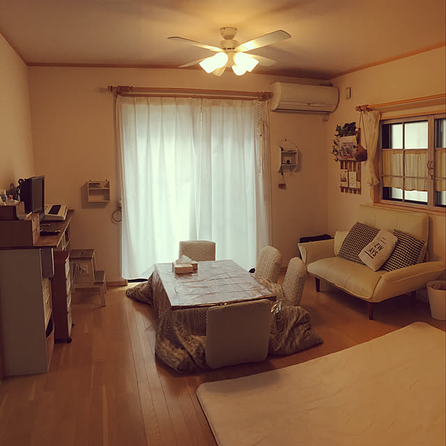 窓枠DIY/カラーボックス/こたつ天板DIY/こたつ/部屋全体...などのインテリア実例 - 2020-11-06 08:36:43