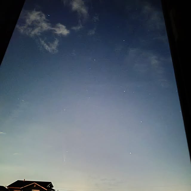 ベッド周り/窓から見える空/夜空の写真/彗星のインテリア実例 - 2024-10-14 19:34:59