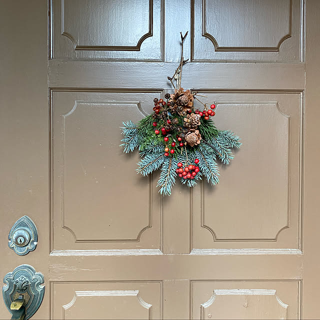 ハンドメイドスワッグ/もみの木/クリスマス/庭のサルスベリの実/ヒムロスギ...などのインテリア実例 - 2022-12-11 15:25:09
