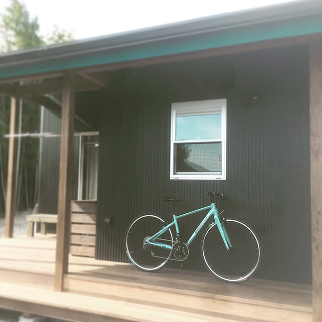部屋全体/自転車/クロスバイク/ターコイズブルー/ガルバリウムの家...などのインテリア実例 - 2017-08-23 18:45:12