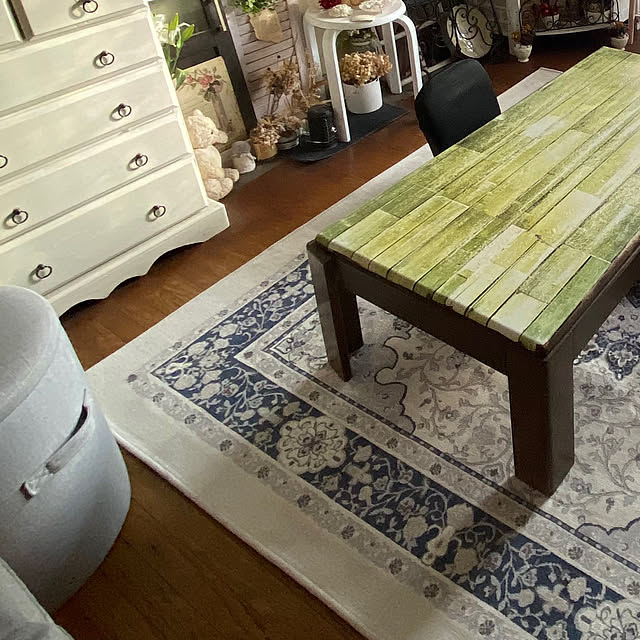 mamiのイケヒコ・コーポレーション-ラグ 正方形 手洗い ジャガード織 メダリオン柄 コンパクト 滑りにくい加工 ブルー 約2畳 約185×185cm オールシーズン 床暖房 ホットカーペット対応【ブルー】の家具・インテリア写真