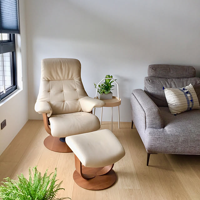 カリモク リクライニングチェア オットマン付き (カリモク家具 カリモク リクライニングチェア オットマン付き (カリモク家具