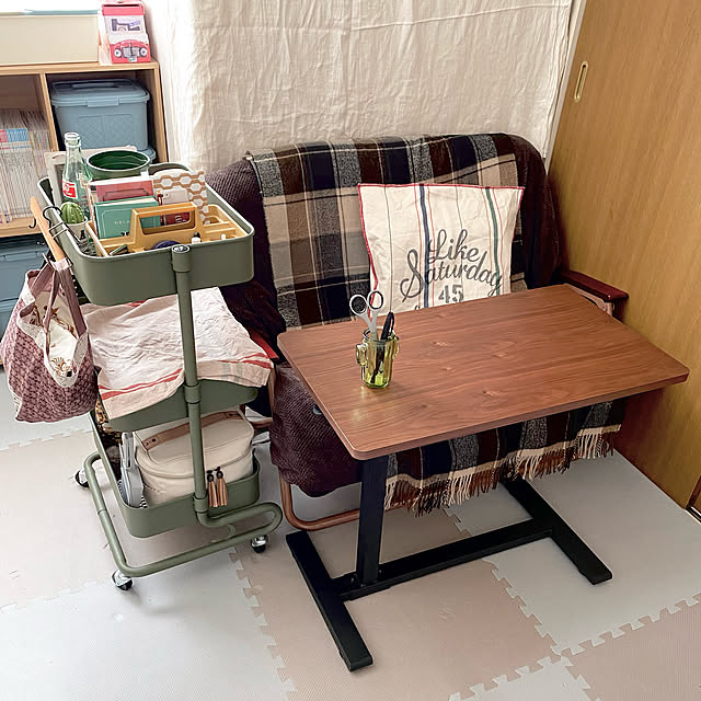 amelie1259の-昇降テーブル キャスター付き 簡単スムーズ昇降 高さ60-95 幅70 奥行40 KUT-7040 ソファテーブル サイドテーブル パソコンテーブル スタンディングテーブル テーブル 机 在宅 在宅勤務 テレワーク 昇降サイドテーブル 山善 YAMAZEN 【送料無料】の家具・インテリア写真