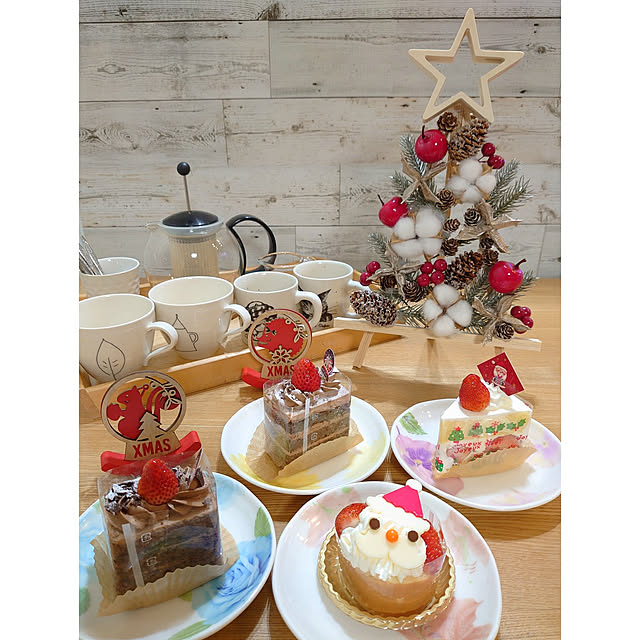 おやつ時間/クリスマスケーキはバラで楽しむ❤/コメントお気遣いなく♡/お返事遅くてごめんなさい(人д｀)/タイムラインが追っつかない…...などのインテリア実例 - 2020-12-25 07:39:40