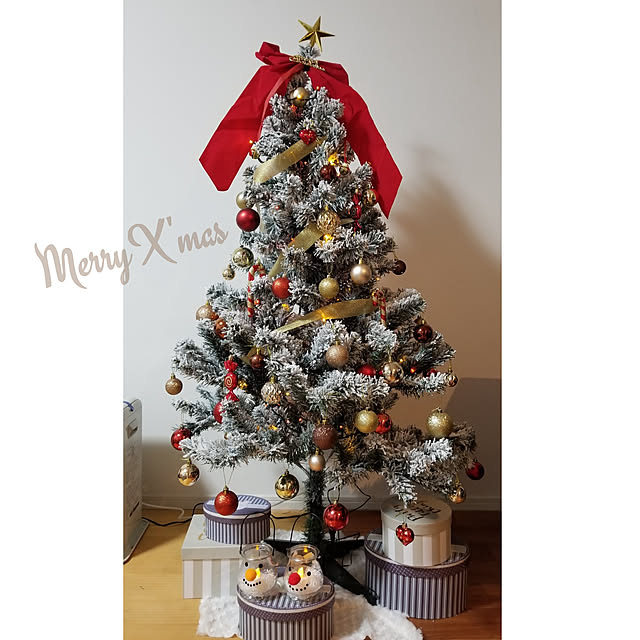 リビング/クリスマスツリー150cm/スノーツリー/ダイソーオーナメント/ゴールド＆レッド...などのインテリア実例 - 2018-12-17 20:07:27