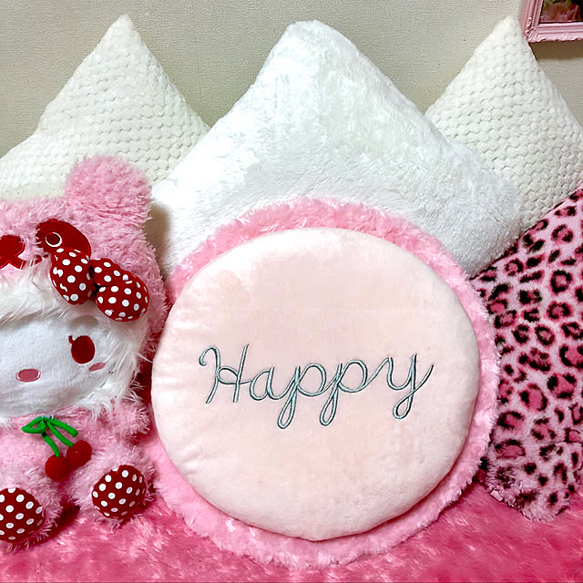 ベッド周り/キティーちゃん/クッション/300円ショップ/ダイソー...などのインテリア実例 - 2017-11-13 22:18:03
