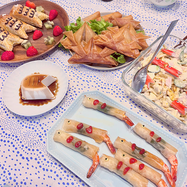 キッチン/鯉のぼりチョコパイ/鯉のぼり豆腐/鯉のぼりサラダ/エビ春巻き...などのインテリア実例 - 2025-05-03 20:53:31
