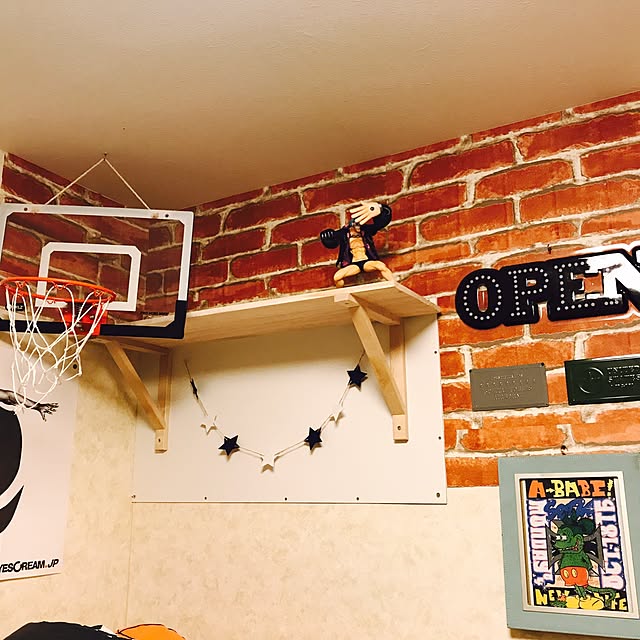 部屋全体/かっこいい部屋/男の子部屋子供部屋/リメイクシート レンガ/ダイソー...などのインテリア実例 - 2017-05-07 18:20:31