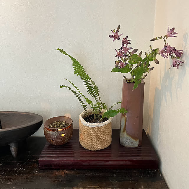 備前焼花器のインテリア実例 | RoomClip(ルームクリップ) 備前焼花器のインテリア実例 | RoomClip(ルームクリップ)