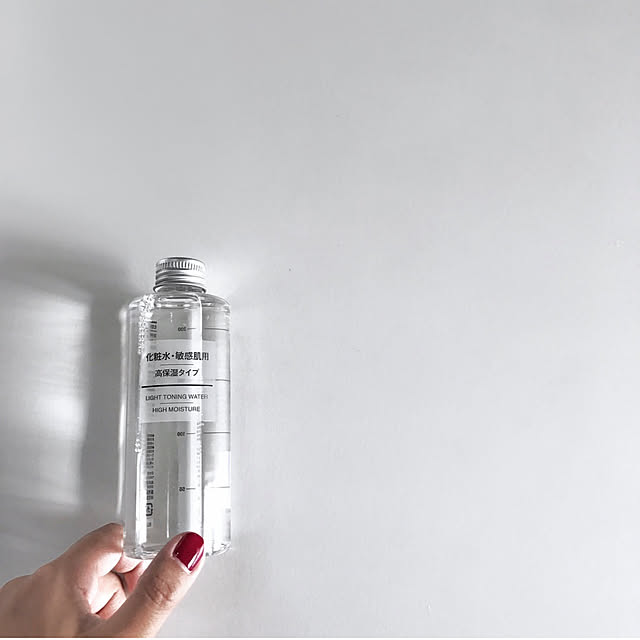 無印良品/化粧水と乳液/海外インテリアに憧れる/ホワイトインテリア/愛用品→楽天roomに載せています...などのインテリア実例 - 2019-10-23 21:34:31
