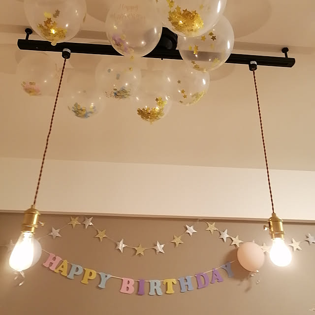 リビング/誕生日飾り付け 途中経過/アクセントクロス/100均/リノベーション...などのインテリア実例 - 2019-12-03 17:29:25