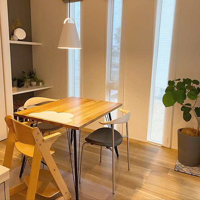 amuの-CARL HANSEN & SON（カール・ハンセン＆サン）CH88P / オーク材・オイル仕上げ / Thor301 / ダイニングチェアの家具・インテリア写真