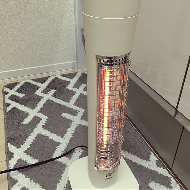 キッチン/足元ヒーター/シンプルが好き/アラジングラファイトヒーター/賃貸暮らし...などのインテリア実例 - 2018-12-13 17:58:26