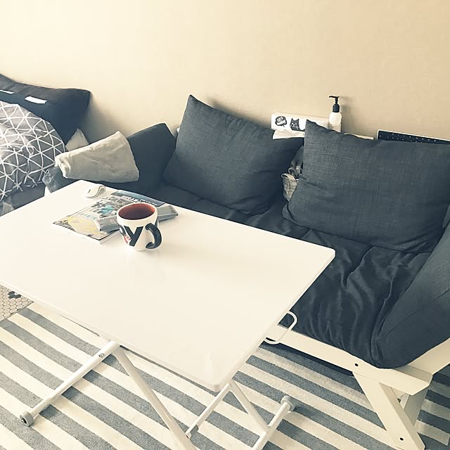 akihcclipのナルミ-リフティングテーブル 100cm×55cm×11〜70cm 在宅勤務 在宅ワーク テレワーク 完成品 ローテーブル テーブル リビングテーブル センターテーブル 昇降 昇降テーブル 机 北欧 モダン シンプル ホワイト 白 PVC 昇降 リビング ワンルーム 一人暮らし ガス圧 ガス 光沢 鏡面の家具・インテリア写真