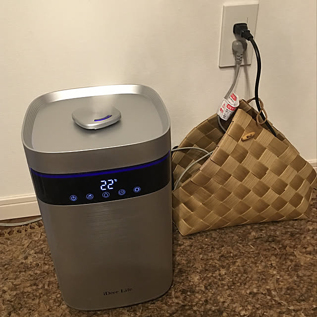 happy-sachiの-加湿器 ハイブリッド式 リモコン操作可能 温冷ミスト 4L 3段階に噴霧量の調節可能 17畳 アロマ対応 上部給水 切タイマー 空焚き防止 LEDライト 手入れやすい 静音設計 水質浄化カートリッジ付 除菌 省エネ 乾燥/花粉症対策 日本語説明書 IDEER LIFE (グレー)の家具・インテリア写真