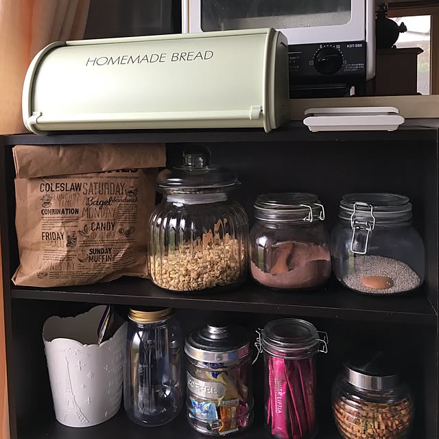 棚/頭痛い〜(;-Д-)/タニタのデジタル計量機/BREAD BOX/賃貸でも楽しく♪...などのインテリア実例 - 2017-06-01 07:03:26