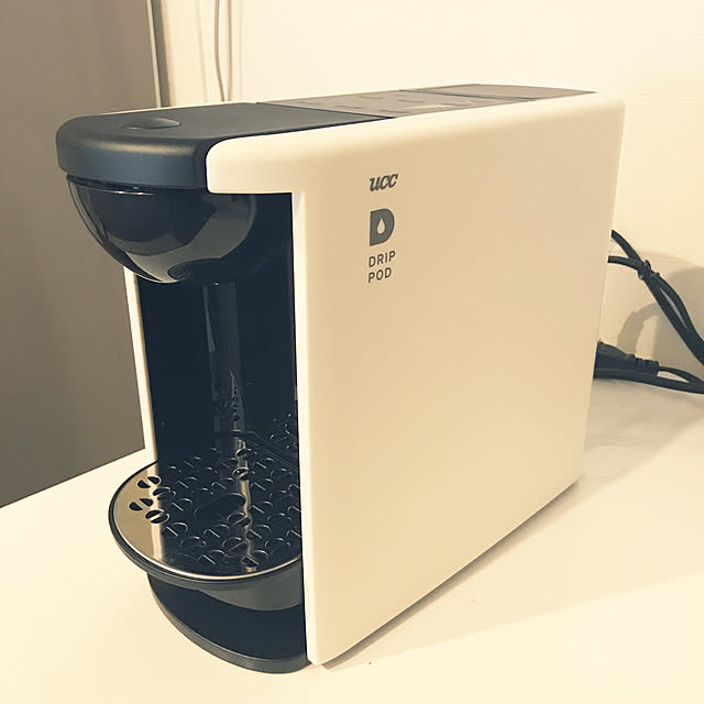 erikamamaのUCC-【Amazon.co.jp限定】UCC ドリップポッド 一杯抽出 コーヒーマシン カプセル式 DP3 ホワイト + UCC ドリップポッド テイスティングキット15P ポッド・カプセル 【コーヒーメーカー】 【ギフト】【中元】【歳暮】【母の日】【父の日】【アイスコーヒー対応】【静音】【レギュラーコーヒー対応】【緑茶紅茶ほうじ茶】の家具・インテリア写真