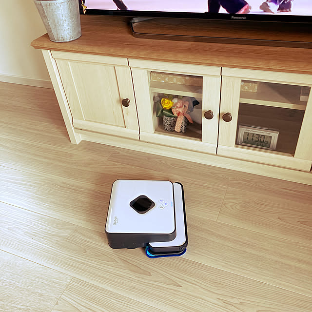 junのブラーバ-ブラーバ 390j アイロボット 床拭きロボット 水拭き ロボット掃除機 雑巾かけ 静音 洗剤付き 選べる2つのモード 落下防止 花粉対策に ホワイト B390060の家具・インテリア写真