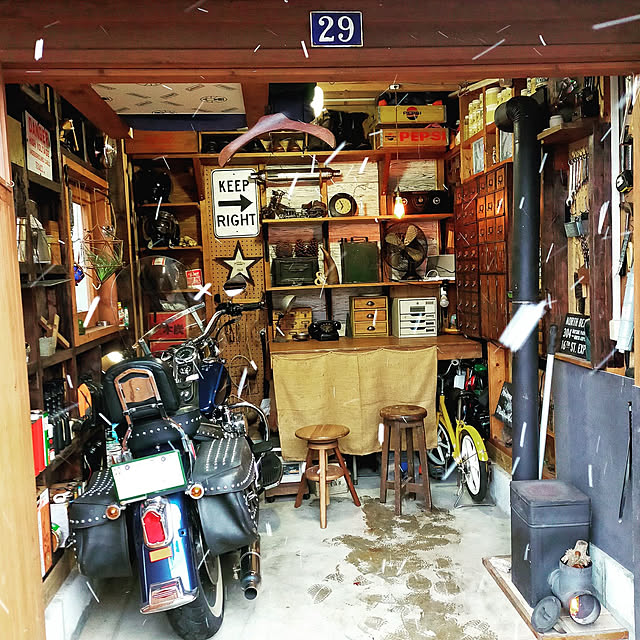 部屋全体/バイクガレージ/DIY/インダストリアル/セルフビルド...などのインテリア実例 - 2023-01-02 20:42:13