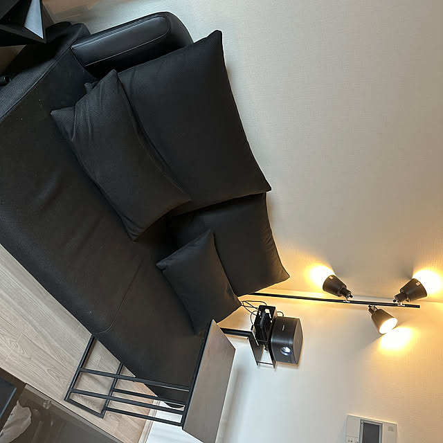 takupyのtower-tower タワー (山崎実業) 高さ伸縮プロジェクタースタンド HEIGHT AJUSTABLE PROJECTOR STAND プロジェクターラック ホームシアタースタンド プロジェクター台の家具・インテリア写真