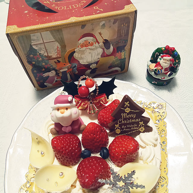 机/クリスマス/ケーキ♡/ホワイトインテリア/見て頂きありがとうございます♡...などのインテリア実例 - 2022-12-24 22:27:33