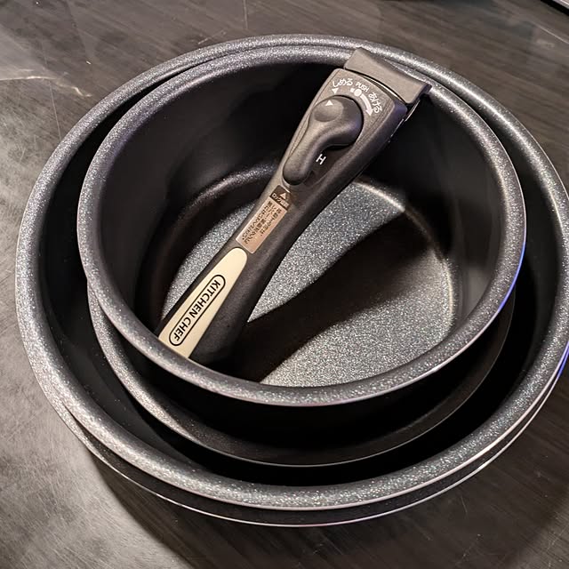 reoのアイリスオーヤマ-ダイヤモンドコートパン９点セット ガス火対応 NTF-SEG9 ブラックメタリックの家具・インテリア写真