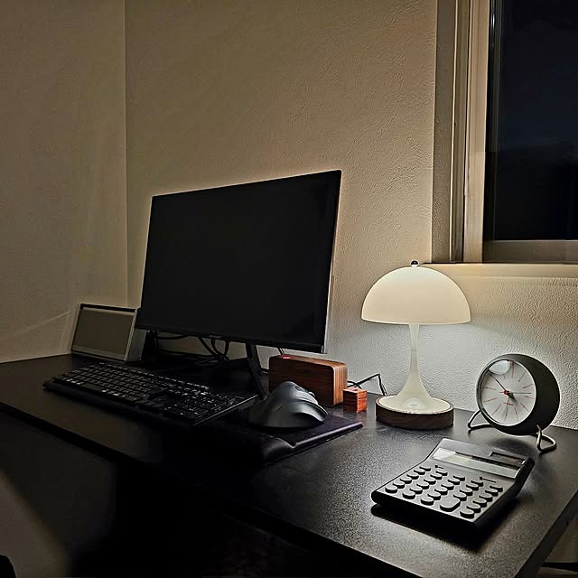 机のインテリア実例 - 2025-01-07 22:27:47
