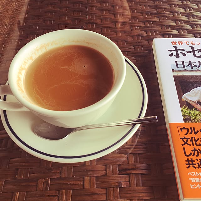 机/本当の豊かさって/生きるを楽しむ/読書タイム/カフェ...などのインテリア実例 - 2016-10-09 14:51:31