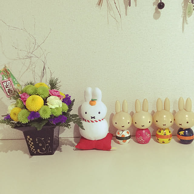 ミッフィー】Flower Miffy フラワーリースミラーの公式商品情報｜壁掛け鏡・ウォールミラー情報