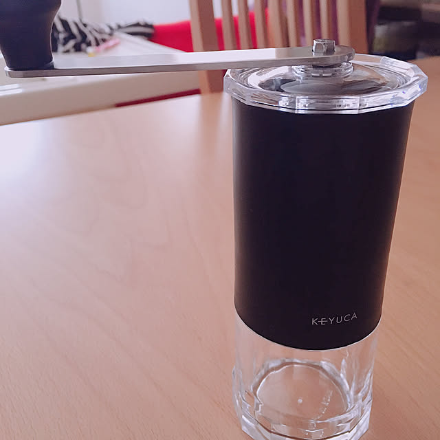 yayhk324の-【KEYUCA公式店】ケユカ セラミック コーヒーミル 約95ml[手動 手挽き 粗さ調節 ミニブラシ付き キッチン用品 キッチン小物 モダン シンプル 日本製 結婚祝い 新生活 ミル 珈琲ミル コーヒー コーヒーグッズ コーヒー用品 セラミックミル コーヒー豆 キッチン雑貨 おしゃれ]の家具・インテリア写真