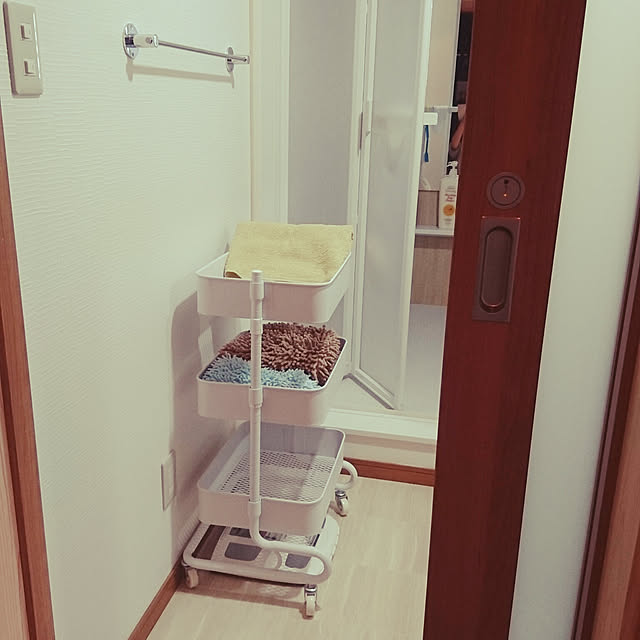 minori_no913の山善-山善(YAMAZEN) キッチンワゴン 高さ調節可能 全体耐荷重60k メッシュタイプ キャスター付き 幅46×奥行38×高さ81cmg バスケットトローリー 組立品 ブラック LBT-3(BK)の家具・インテリア写真