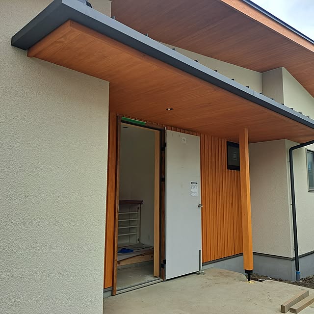 玄関/入り口/軒天　木目/平屋/注文住宅/新築建築中のインテリア実例 - 2024-06-02 00:13:46