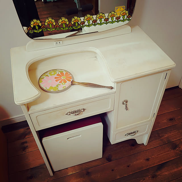 ドレッサー 昭和レトロのおすすめ商品とおしゃれな実例 ドレッサー 昭和レトロのおすすめ商品とおしゃれな実例