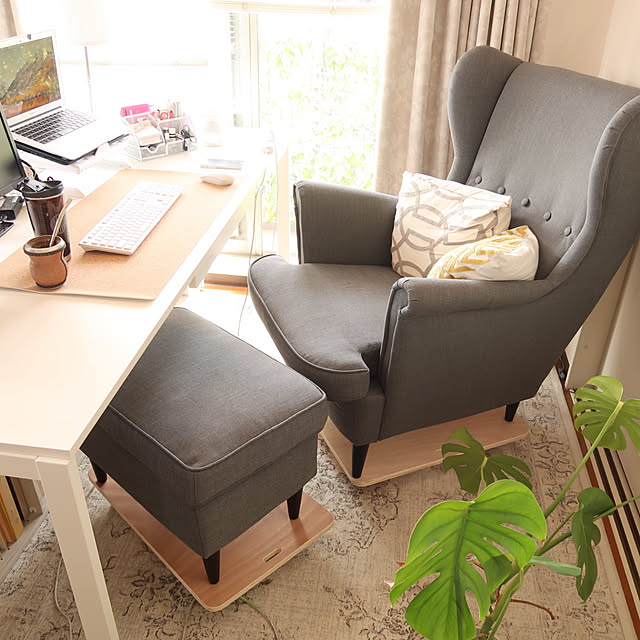 r..の株式会社アマカム-平台車 木製 60×60cm 正方形 600×600mm 軽量4.2Kg 耐荷重150Kg ベアリング 式 タイヤ ４輪 キャスター 軽量 業務用 作業 運搬 タイヤラック 板 台車の家具・インテリア写真