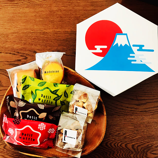 今年もよろしくお願いします♡/RCの出会いに感謝♡/無言フォロー＆いいねすいません/机のインテリア実例 - 2020-01-02 09:31:21