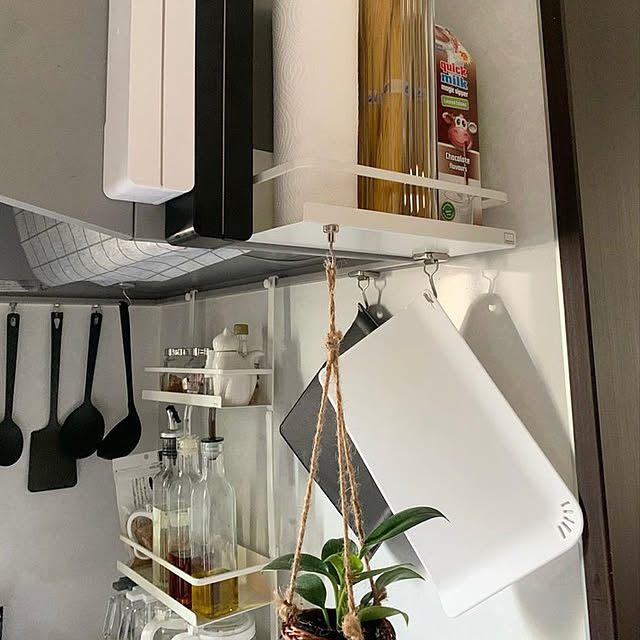 harutasu.4の山崎実業-tower タワー(山崎実業) レンジフード調味料ラック 3段 RANGE HOOD SEASONING RACK 調味料ストッカー シーズニングラック 調味料棚 キッチン収納 大容量の家具・インテリア写真