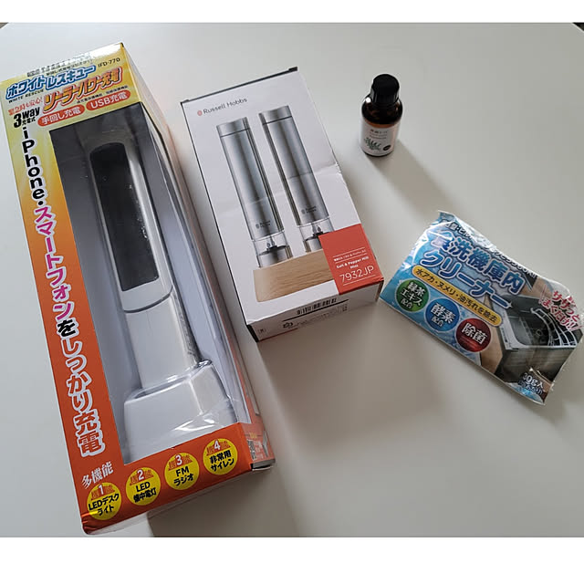 soratotetoの威風堂-ソーラーパワー充電手回し式充電ラジオライト・ホワイトレスキュー・ソーラー充電・手回し式充電・AC電源・USB充電・携帯充電・スマホ充電・FMラジオ・デスクライト・ライト・災害・震災・防災グッズ・非常用持出袋・懐中電灯・ダイナモラジオライト/IFD-770の家具・インテリア写真