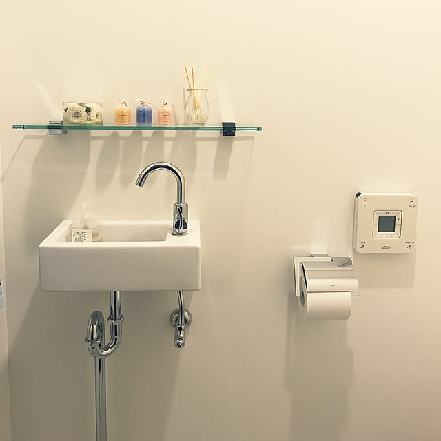 バス/トイレ/ガラスの棚板/陶器のシンク/水栓/ポプリ...などのインテリア実例 - 2017-11-30 18:56:33