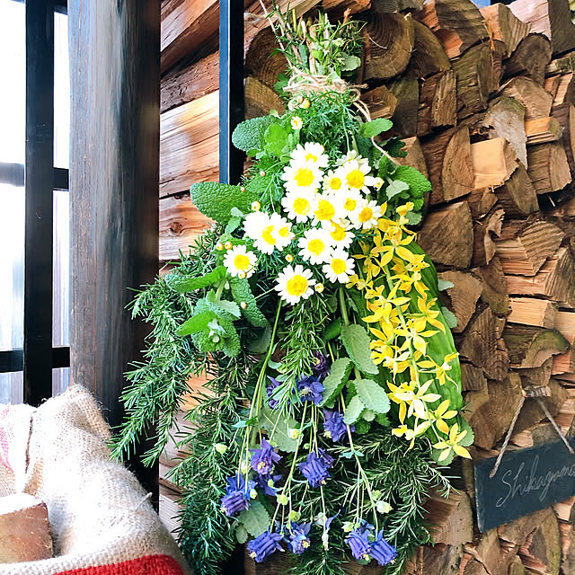 花のある暮らし/薪/おうちの花/ローズマリー/花束...などのインテリア実例 - 2020-05-16 19:54:27