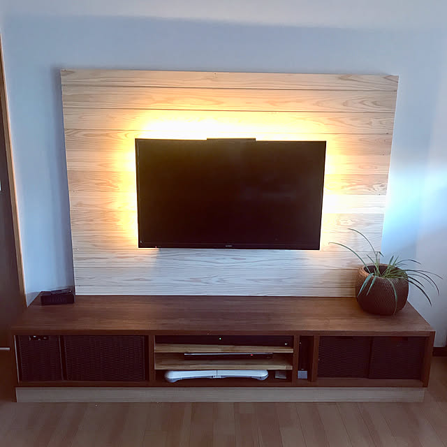 間接照明 壁掛けテレビのおすすめ商品とおしゃれな実例 間接照明 壁掛けテレビのおすすめ商品とおしゃれな実例