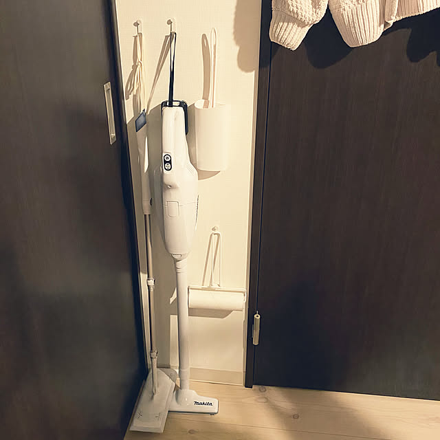 掃除道具収納/クイックルワイパー/カインズ　コロコロ/マキタ掃除機/賃貸インテリア...などのインテリア実例 - 2020-10-12 14:25:03