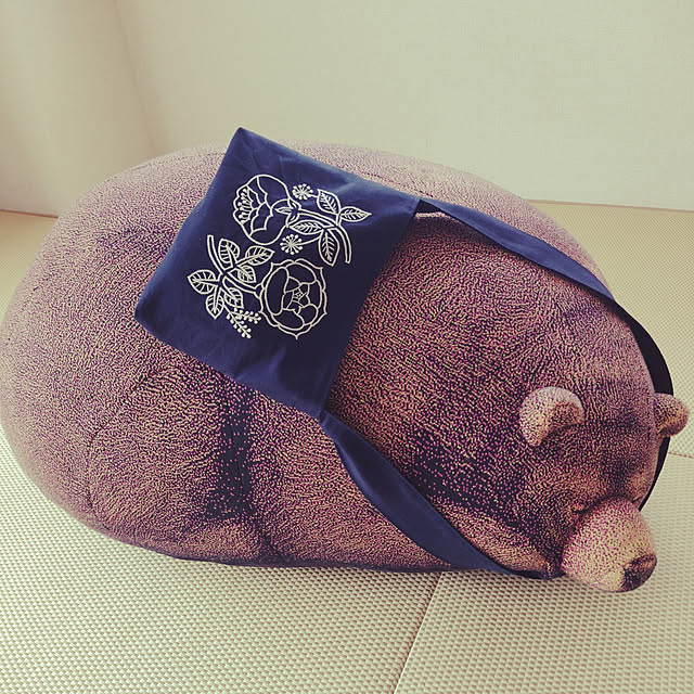 まどろみくまの大型クッション Lサイズ フロアクッション Chic