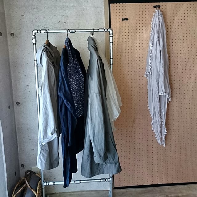 DIY ガス管ハンガーラックのインテリア・手作りの実例 DIY ガス管ハンガーラックのインテリア・手作りの実例