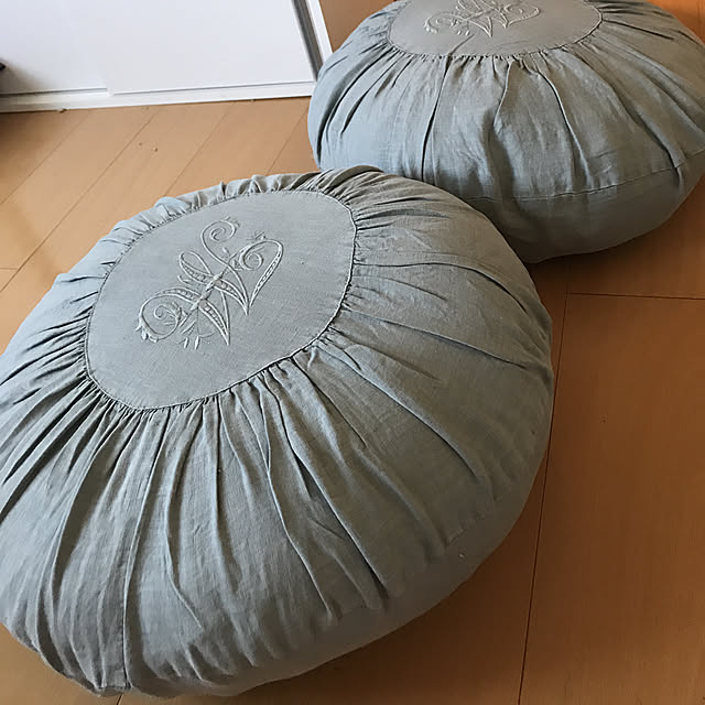 mi-mi-373の-フレンチリネン クッションカバー ラウンド 60R 丸 60cm リネン おしゃれ 北欧 クッション カバー 換えカバー フランス製 麻 100% 丸洗い 大きい 大型 ふわふわ アンティーク アンティーク風 姫系 カフェ風 ハンドメイド 手作り レトロ 可愛い 白 フレンチ カントリー 国産の家具・インテリア写真