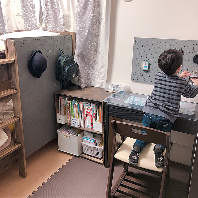 学習机/兄弟部屋/二段ベットで子供部屋を仕切る/机のインテリア実例 - 2021-03-13 16:57:42