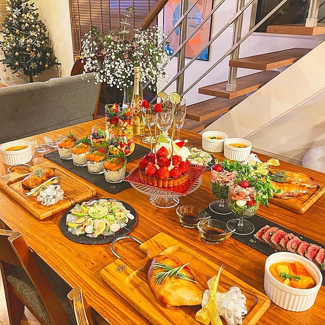 階段/フラワーベース/花のある暮らし/花/クリスマス...などのインテリア実例 - 2022-12-24 19:08:36