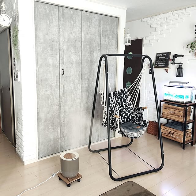saayaの-【ポイント10倍】HB-T2153 ハイブリッド加湿器 Fog Mist (フォグミスト)ハイブリッド式 アロマ対応 上から給水 加熱 超音波式 抗菌カートリッジ 3.5L 北欧 オフタイマー 卓上 乾燥対策 寝室 おしゃれ 一人暮らし THREEUP スリーアップ 送料無料【メーカー保証付き】の家具・インテリア写真