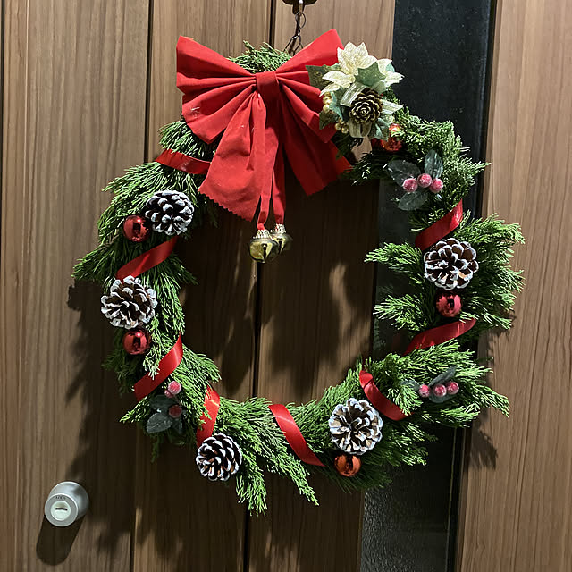 デカく作り過ぎた/巨大クリスマスリース/ご無沙汰してました♡/皆いつも感謝です/コメント返し遅れてます<m(__)m>...などのインテリア実例 - 2022-12-15 18:08:12